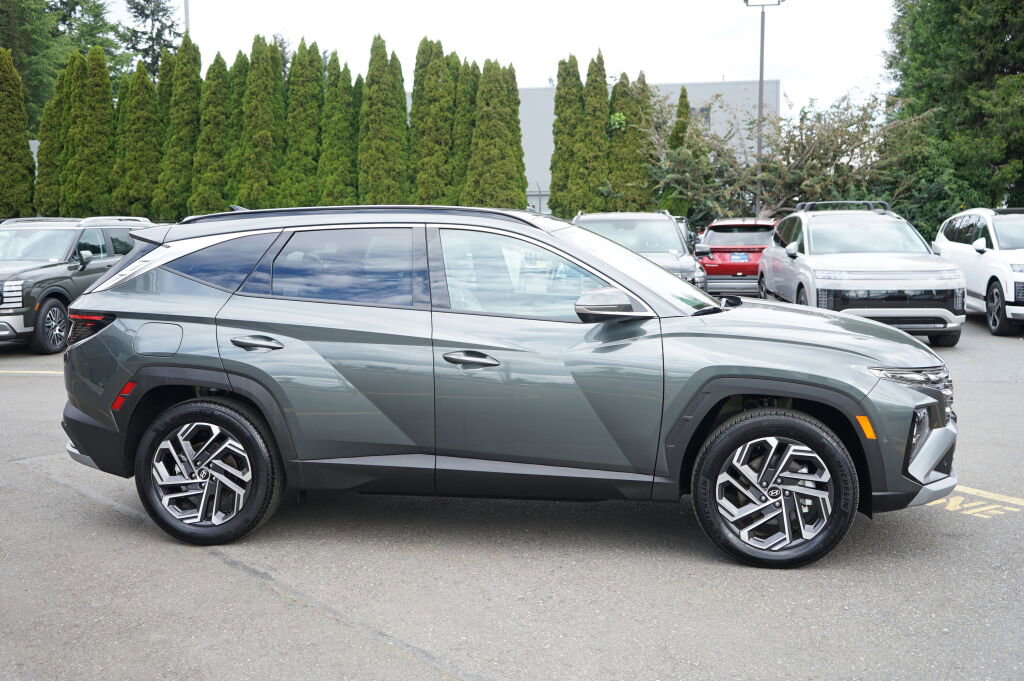 Certified 2025 Hyundai Tucson Limited AWD/4WD image 4