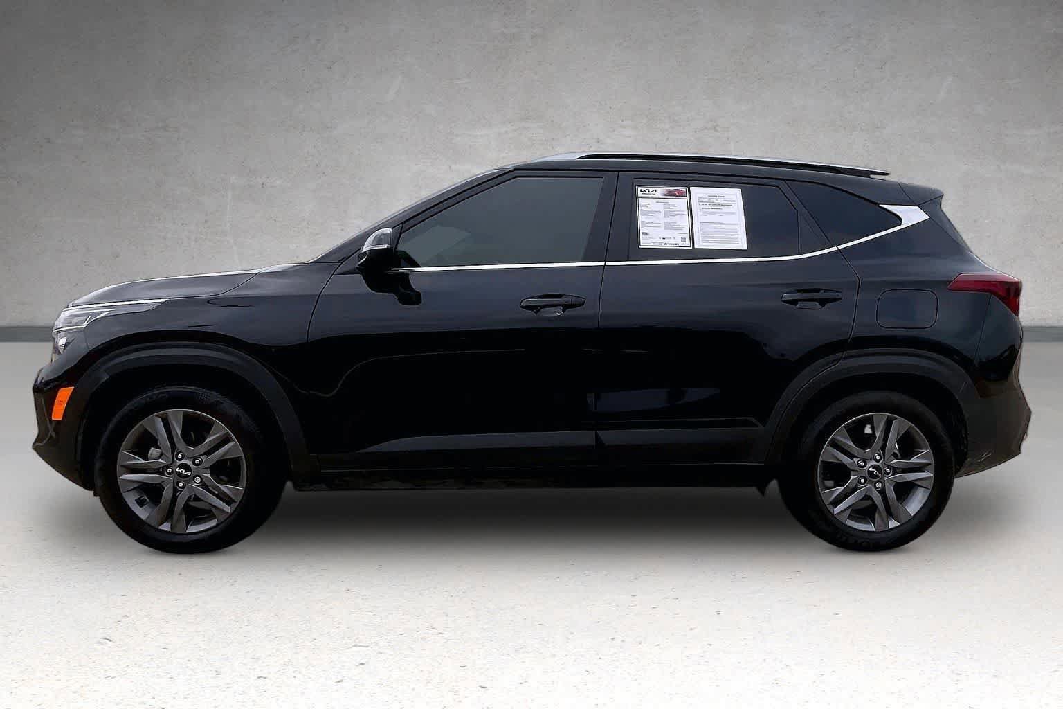 Certified 2023 Kia Seltos S FWD image 3
