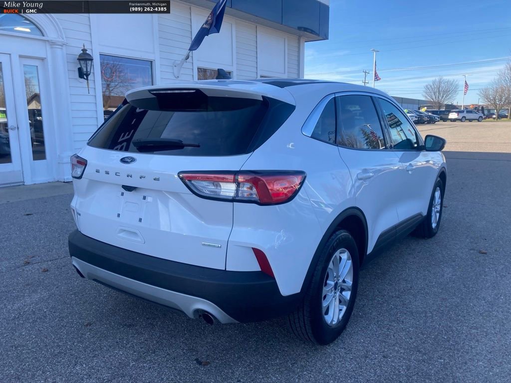 Used 2020 Ford Escape SE image 5