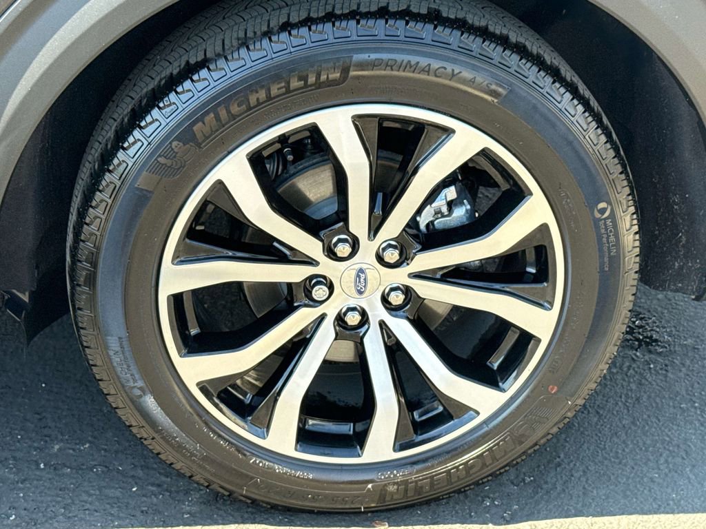 Used 2025 Ford Explorer ST-Line w/ Premium Package image 30