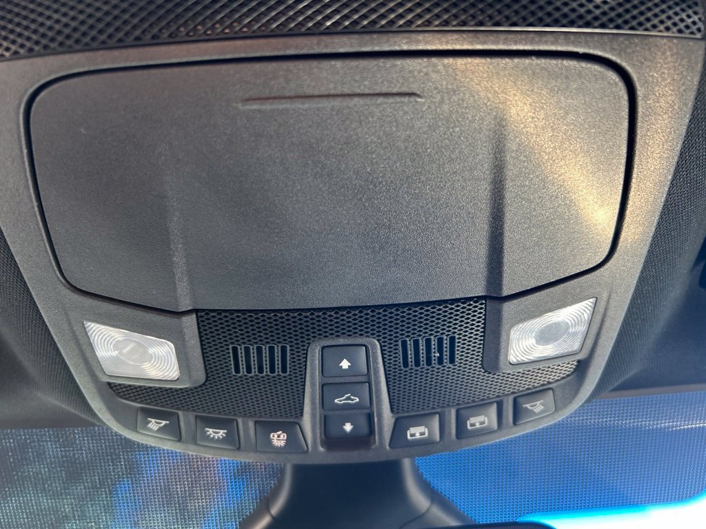 Used 2020 Ford Edge Titanium w/ Equipment Group 301A AWD/4WD image 33