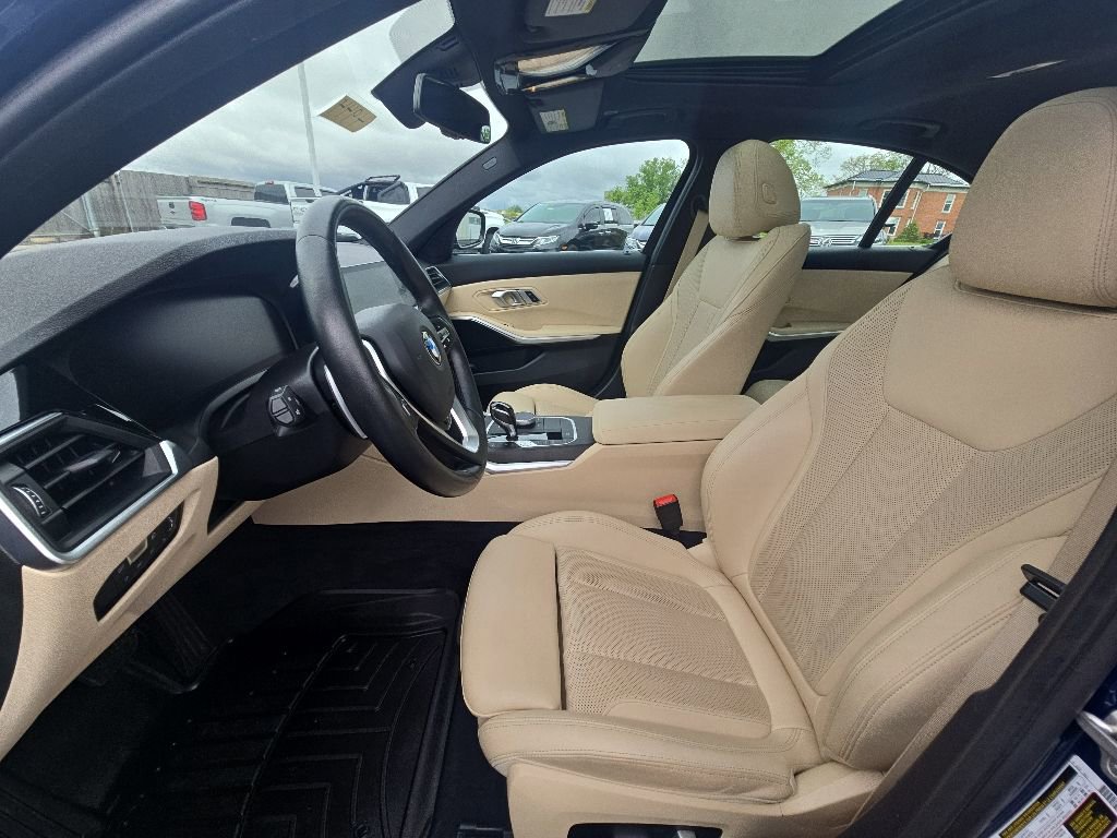 Used 2022 BMW 330i xDrive Sedan AWD/4WD image 14