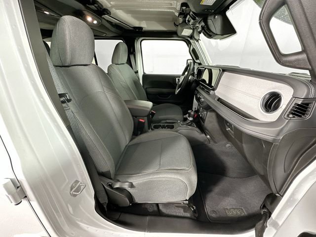 Used 2025 Jeep Wrangler Unlimited Sahara image 28