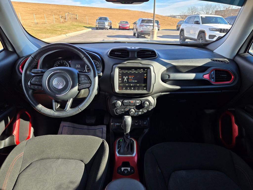 Used 2022 Jeep Renegade Trailhawk image 17