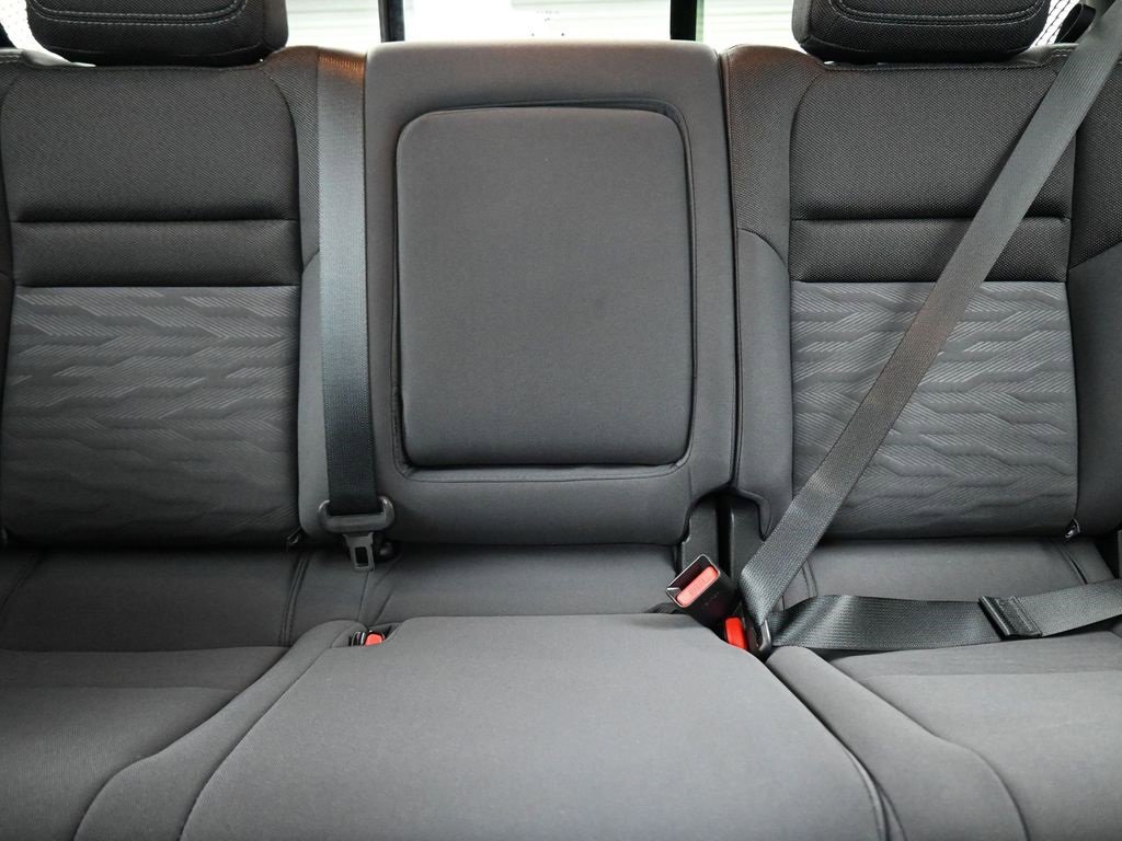 Used 2024 Nissan Frontier SV w/ SV Convenience Package image 28