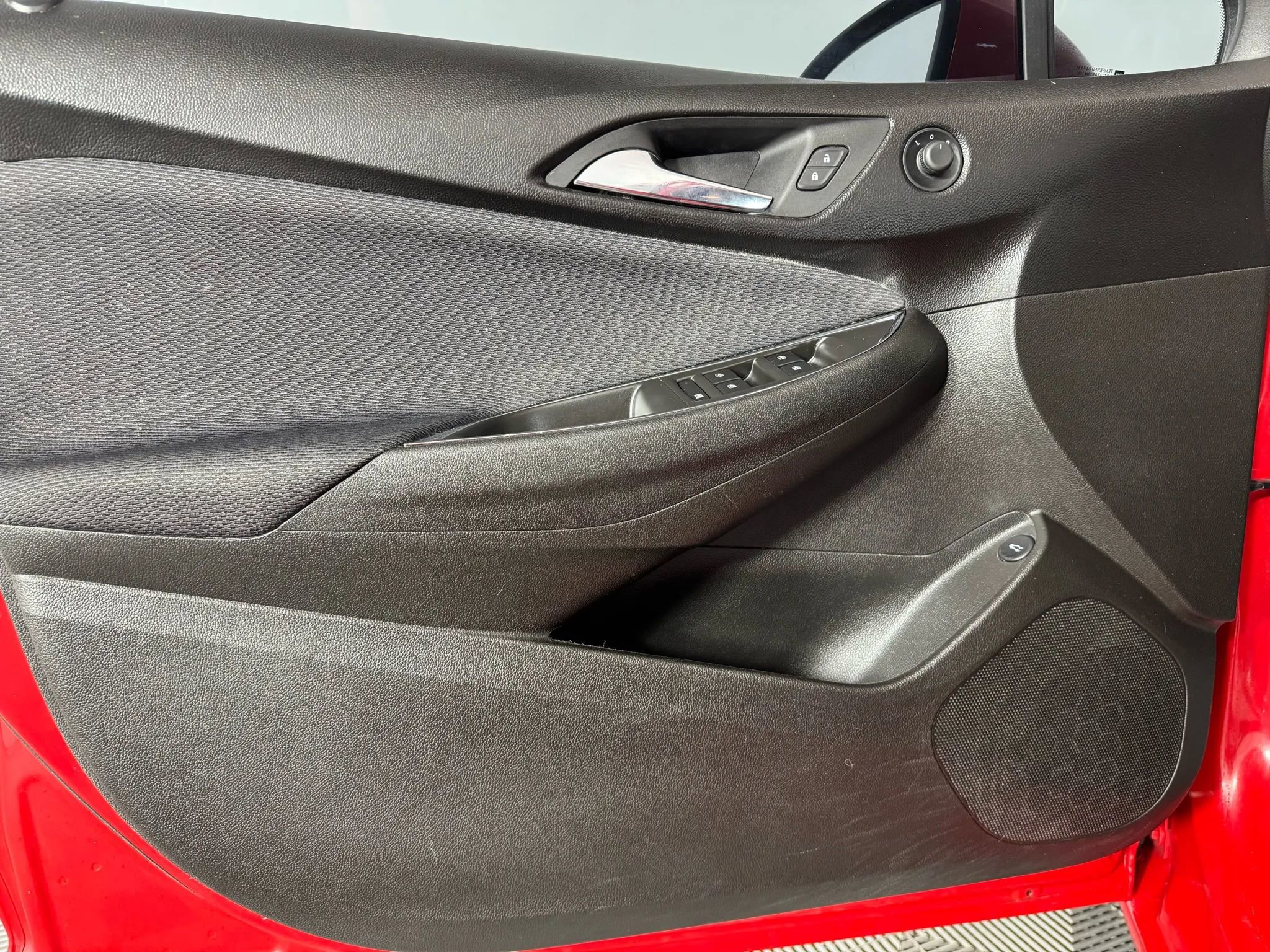 Used 2018 Chevrolet Cruze LS image 32