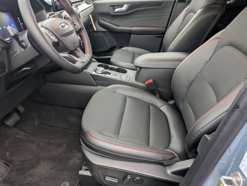 New 2026 Ford Escape ST-Line w/ Cold Weather Package image 19