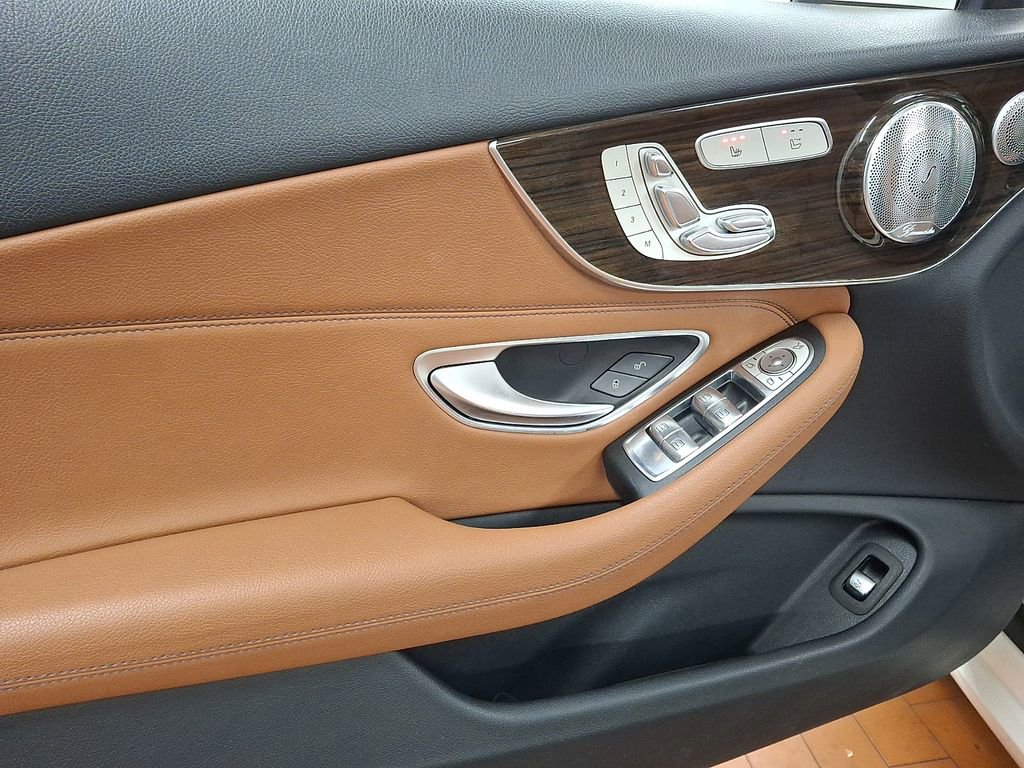 Used 2018 Mercedes-Benz C 300 4MATIC Cabriolet image 10