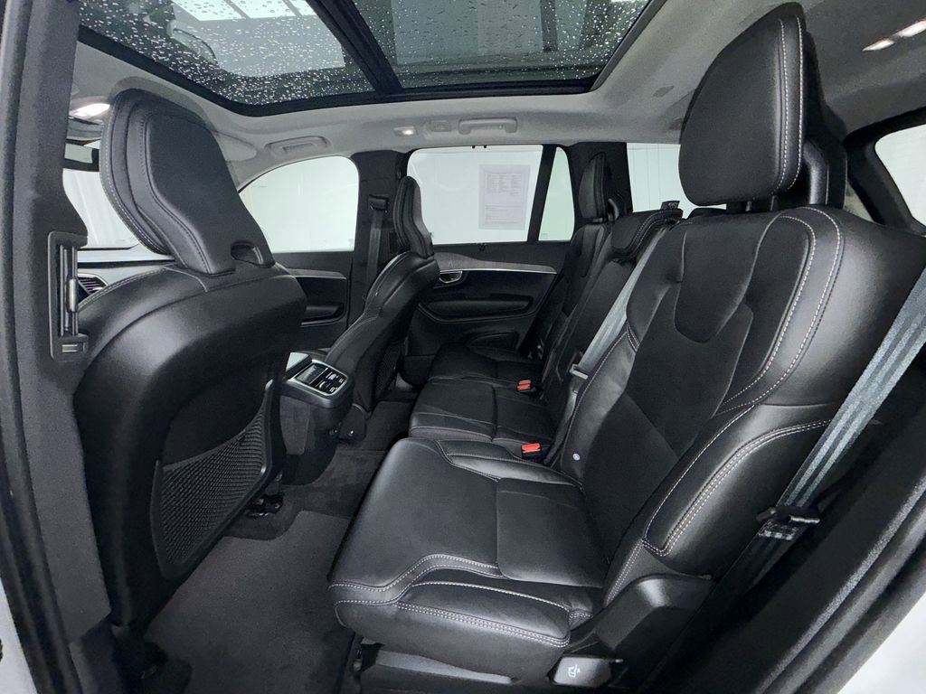 Used 2024 Volvo XC90 B6 Ultimate image 12