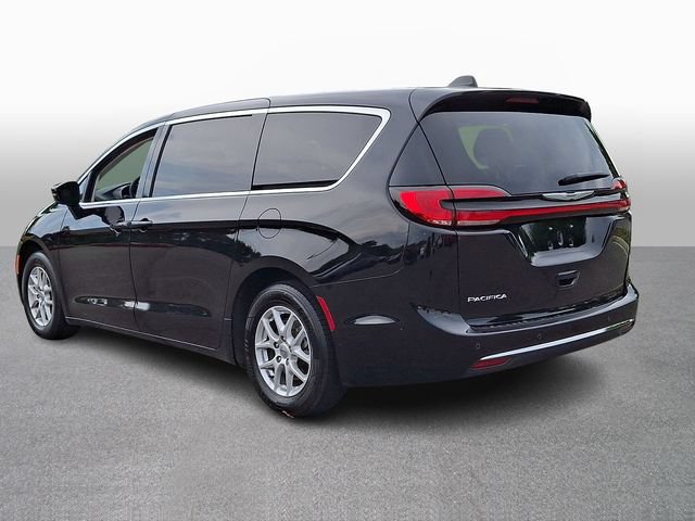 Used 2024 Chrysler Pacifica Touring-L FWD image 6