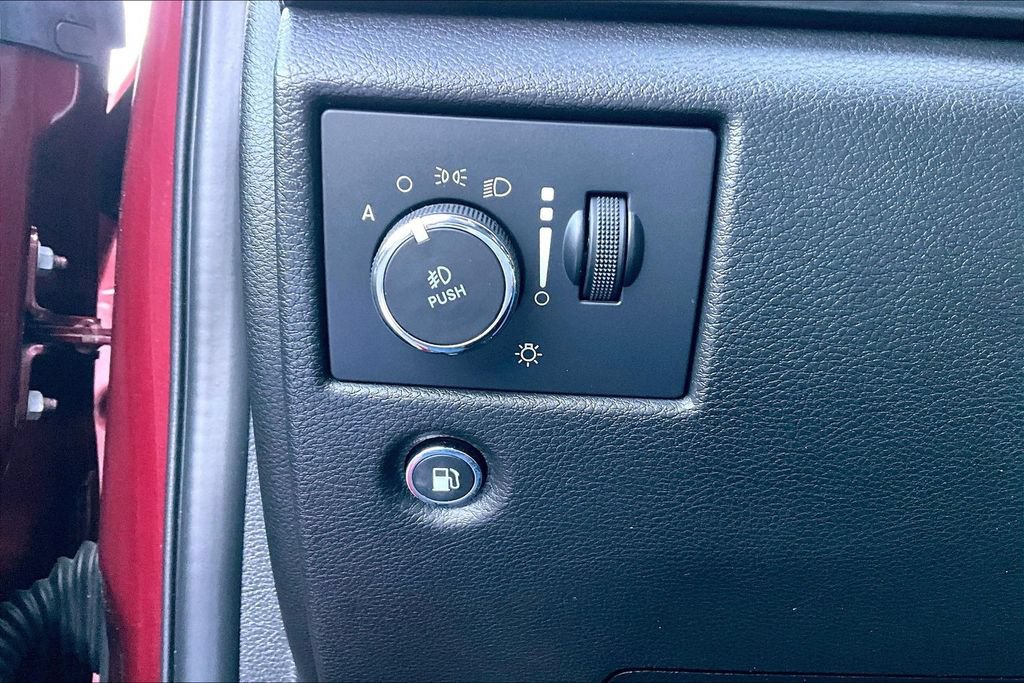 Used 2022 Jeep Grand Cherokee Laredo X AWD/4WD image 17