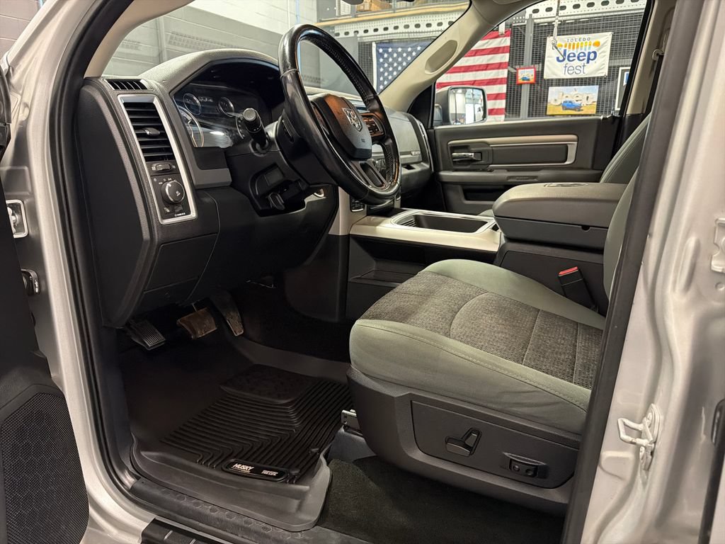 Used 2016 RAM 1500 Big Horn AWD/4WD image 3