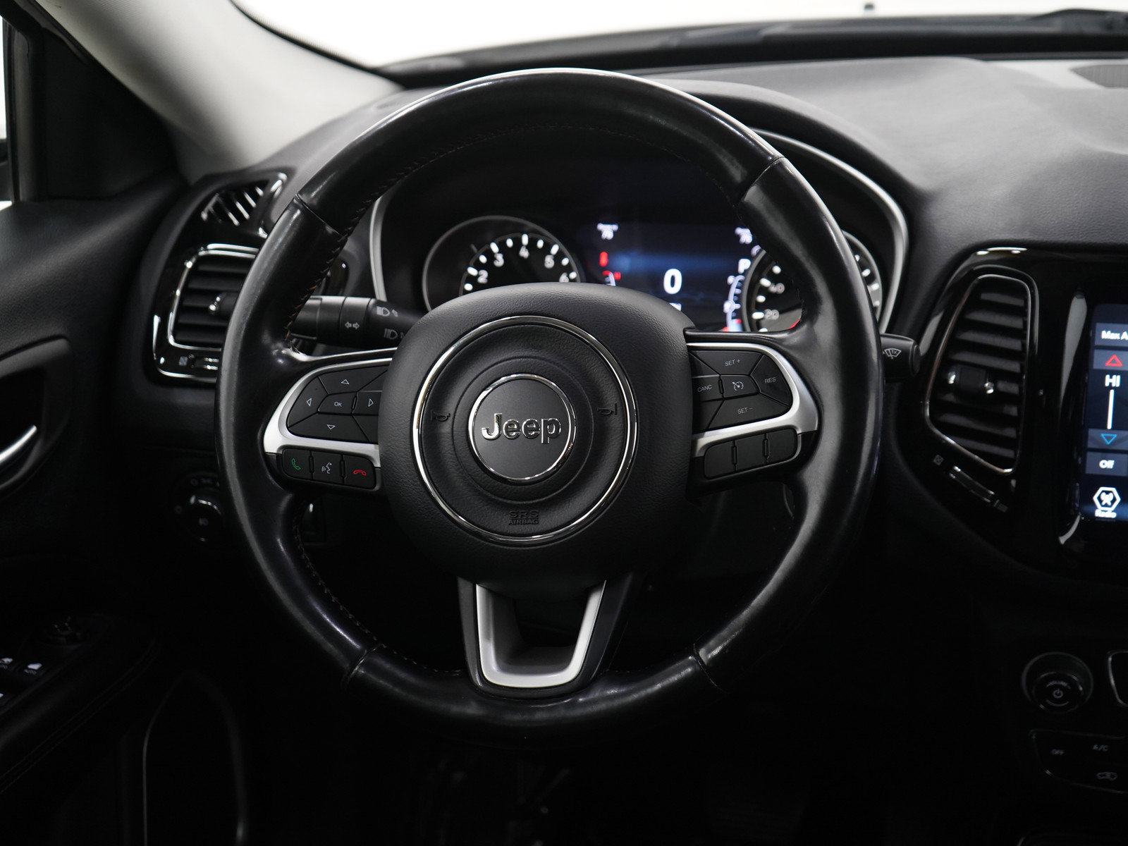 Used 2020 Jeep Compass Limited AWD/4WD image 12