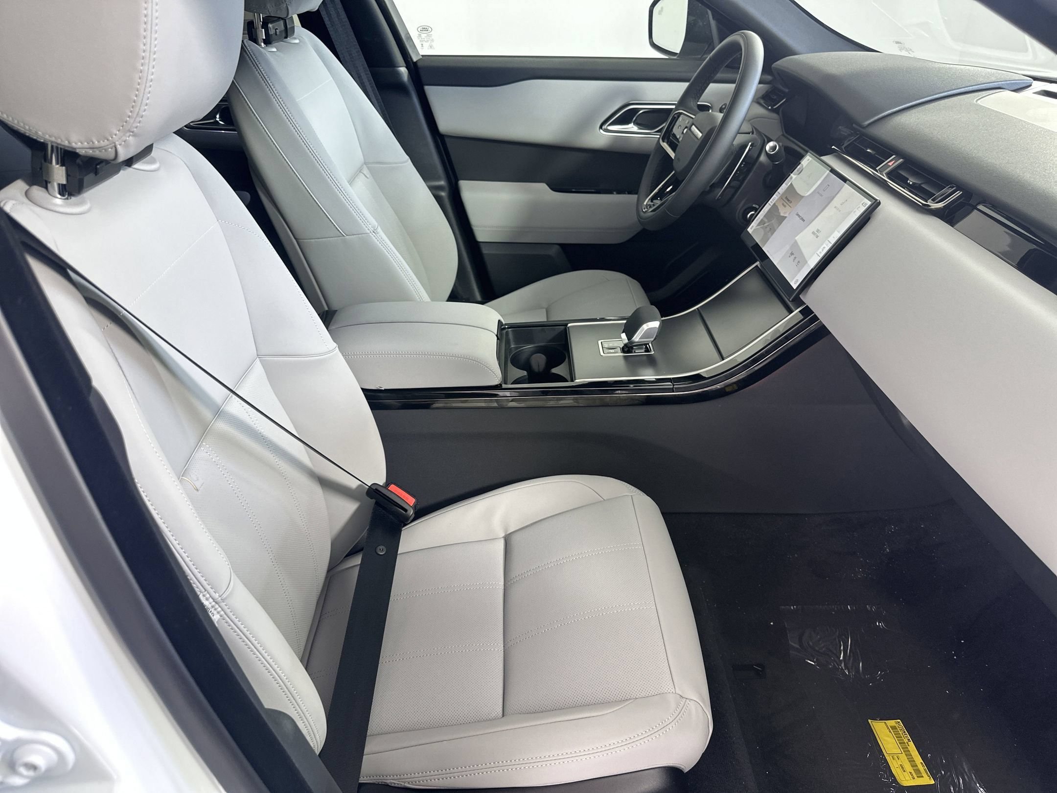 Certified 2026 Land Rover Range Rover Velar S AWD/4WD image 18
