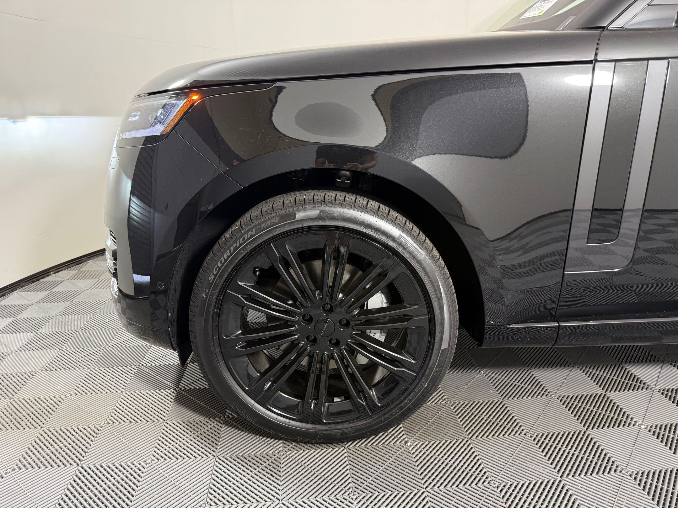 New 2026 Land Rover Range Rover SE AWD/4WD image 13