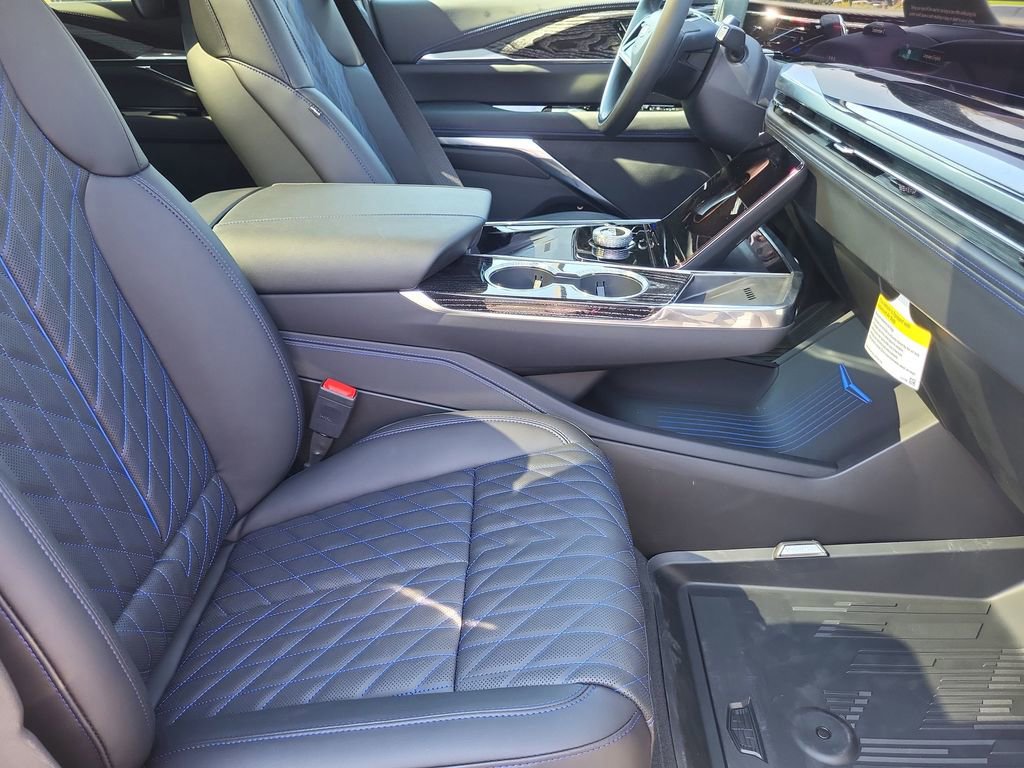 New 2026 Cadillac Escalade IQ Sport 1 w/ LPO, Floor Liner Package AWD/4WD image 9