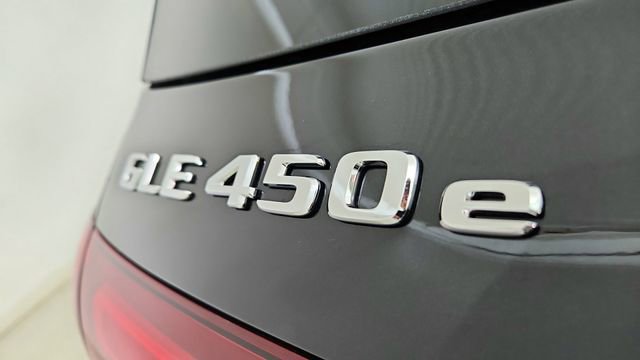 Used 2025 Mercedes-Benz GLE 450e 4MATIC image 17