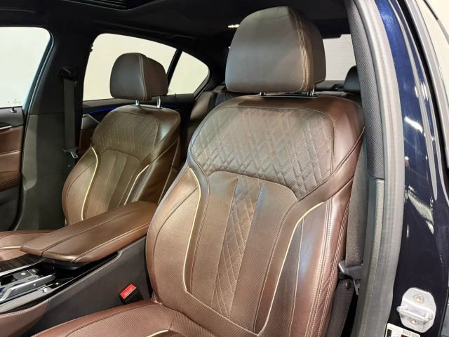 Used 2019 BMW 540i w/ M Sport Package image 23