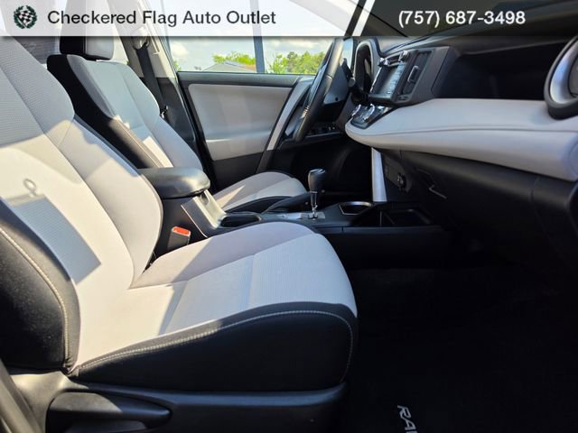 Used 2017 Toyota RAV4 XLE w/ Plus Special Value Package AWD/4WD image 39