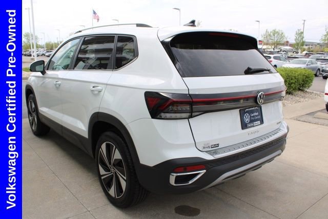 Used 2025 Volkswagen Taos SE w/ Panoramic Sunroof Package AWD/4WD image 4