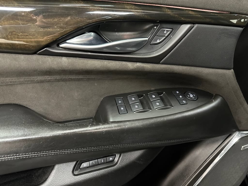 Used 2017 Cadillac Escalade Platinum AWD/4WD image 17