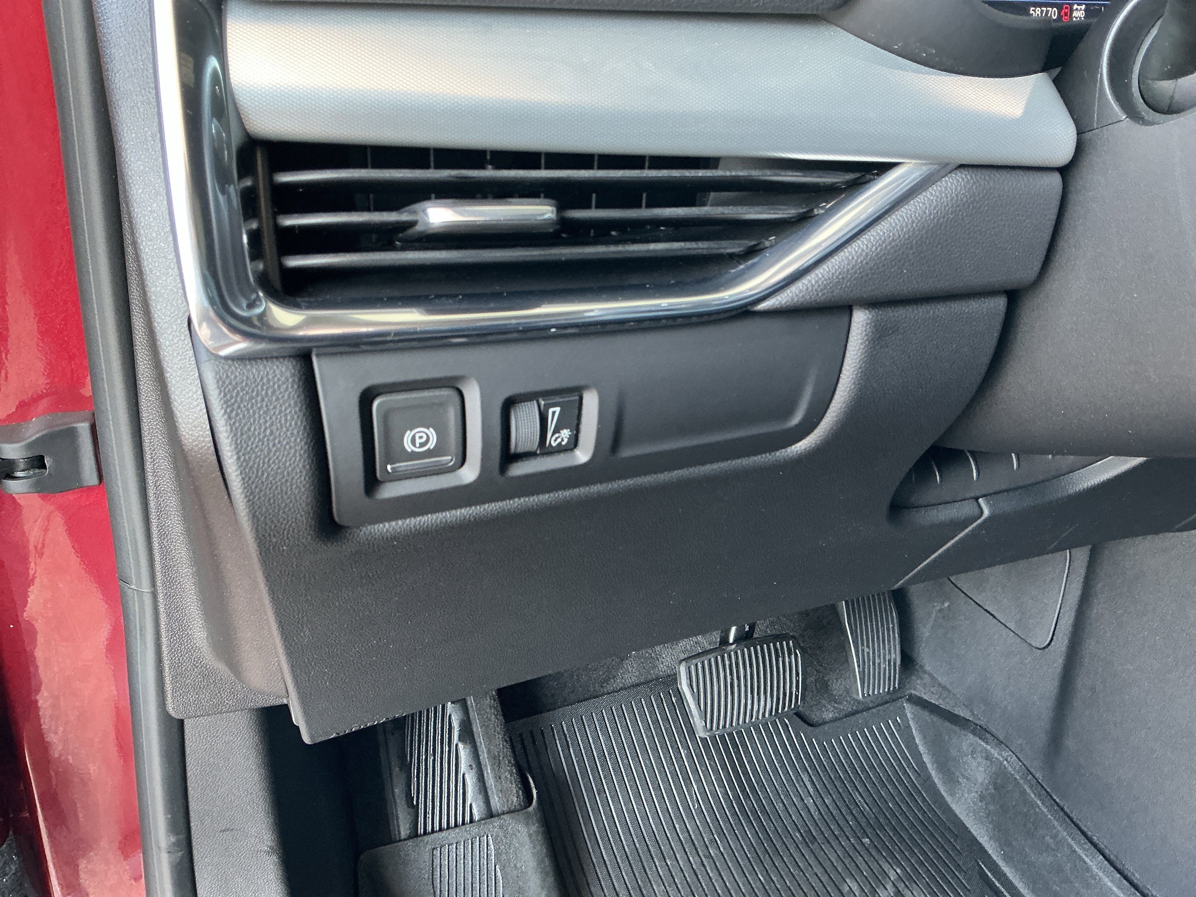 Used 2019 Cadillac XT4 Premium Luxury w/ Cold Weather Package image 30