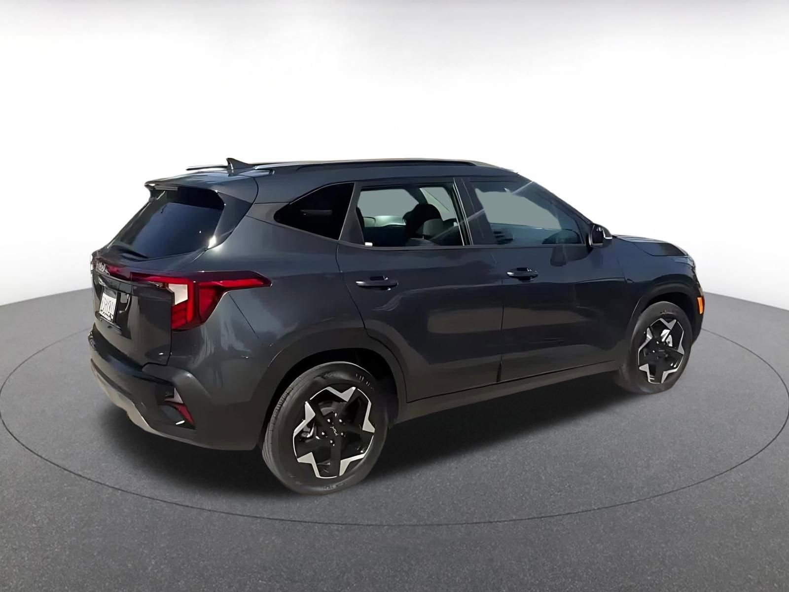 Used 2025 Kia Seltos S image 14