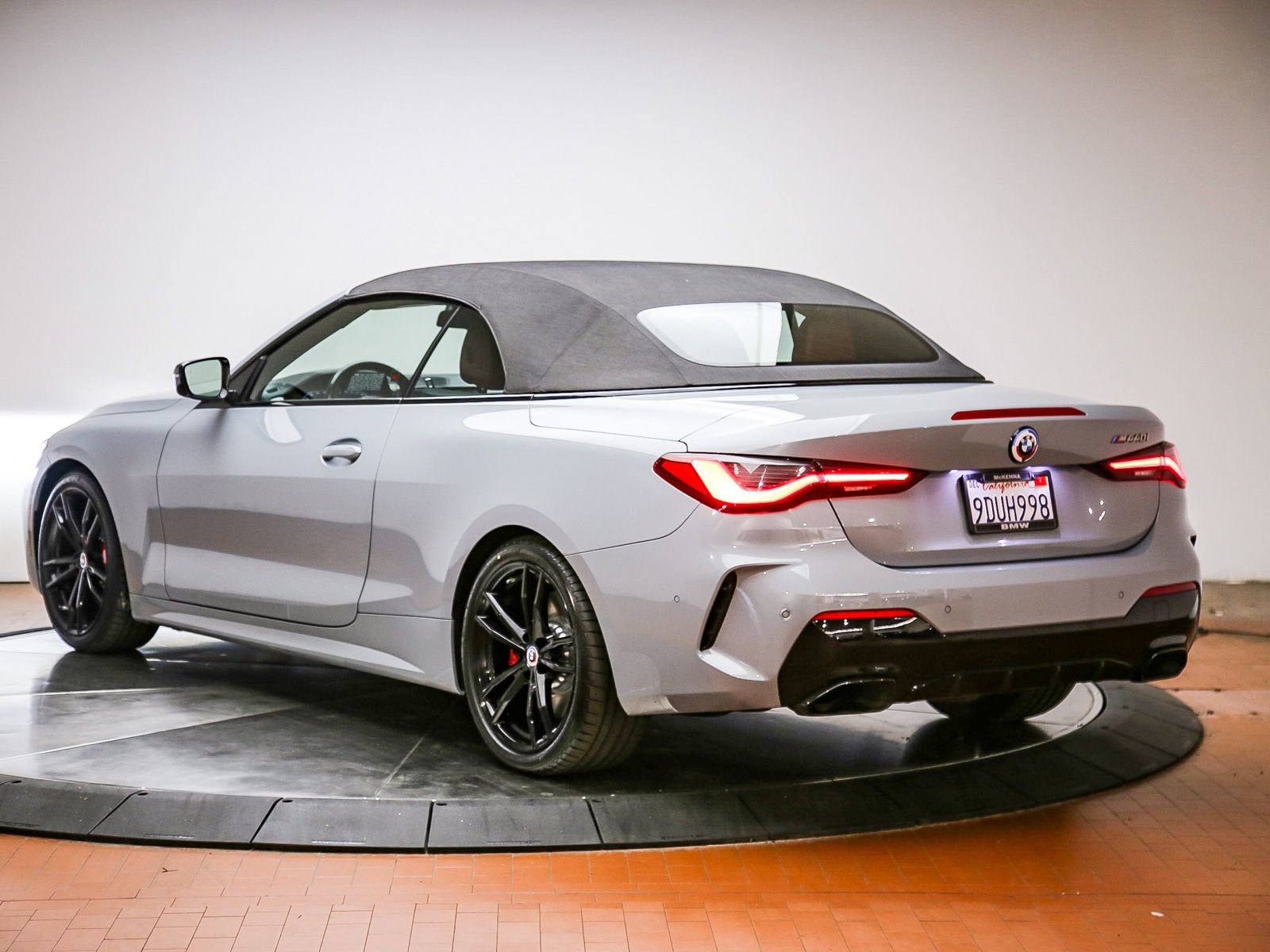 Used 2023 BMW M440i Convertible w/ Premium Package RWD image 9