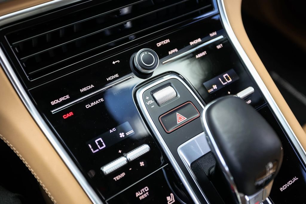 Used 2023 Porsche Panamera Platinum Edition image 32