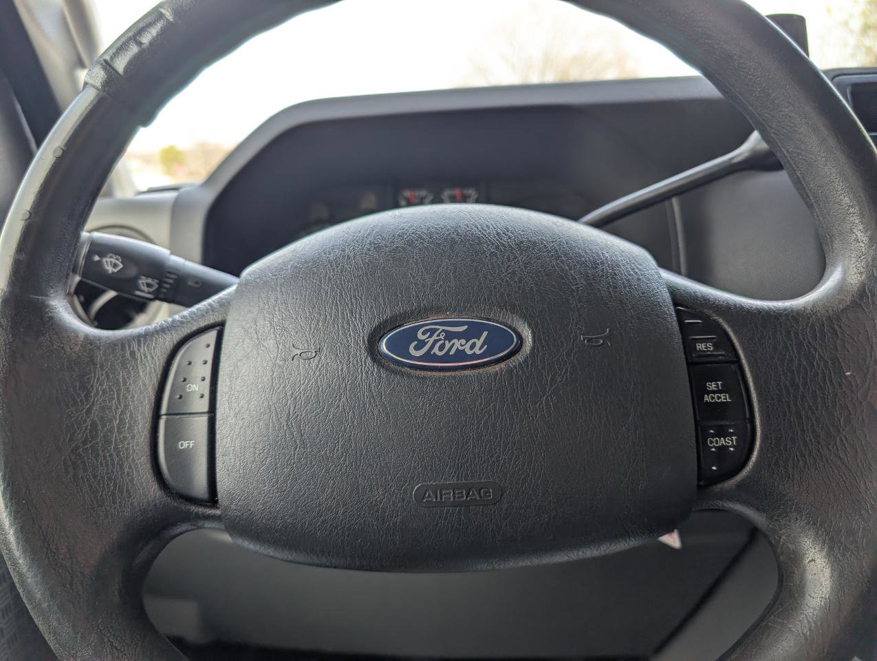 Used 2011 Ford E-350 and Econoline 350 XLT image 14