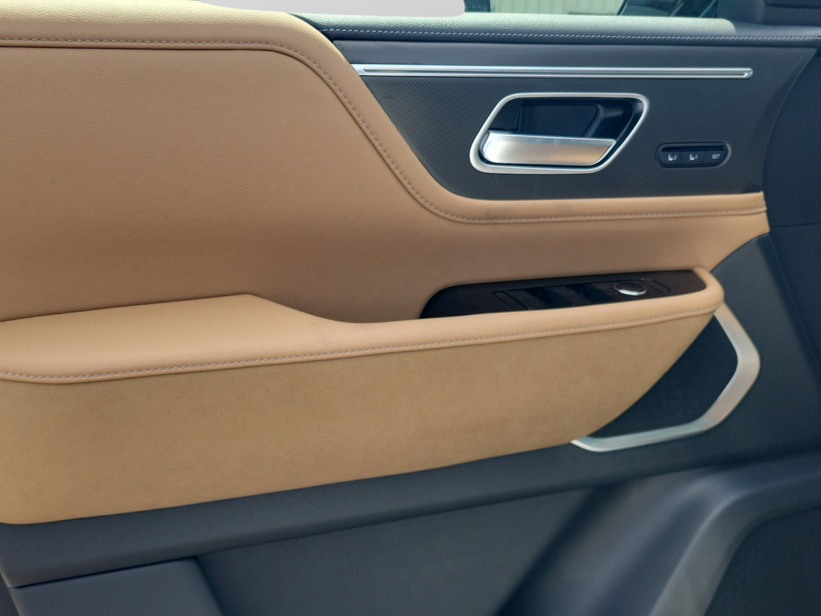 New 2027 INFINITI QX80 Luxe w/ Cargo Package RWD image 24