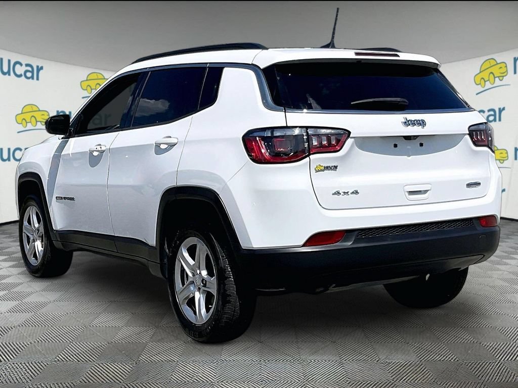 Used 2024 Jeep Compass Latitude AWD/4WD image 4