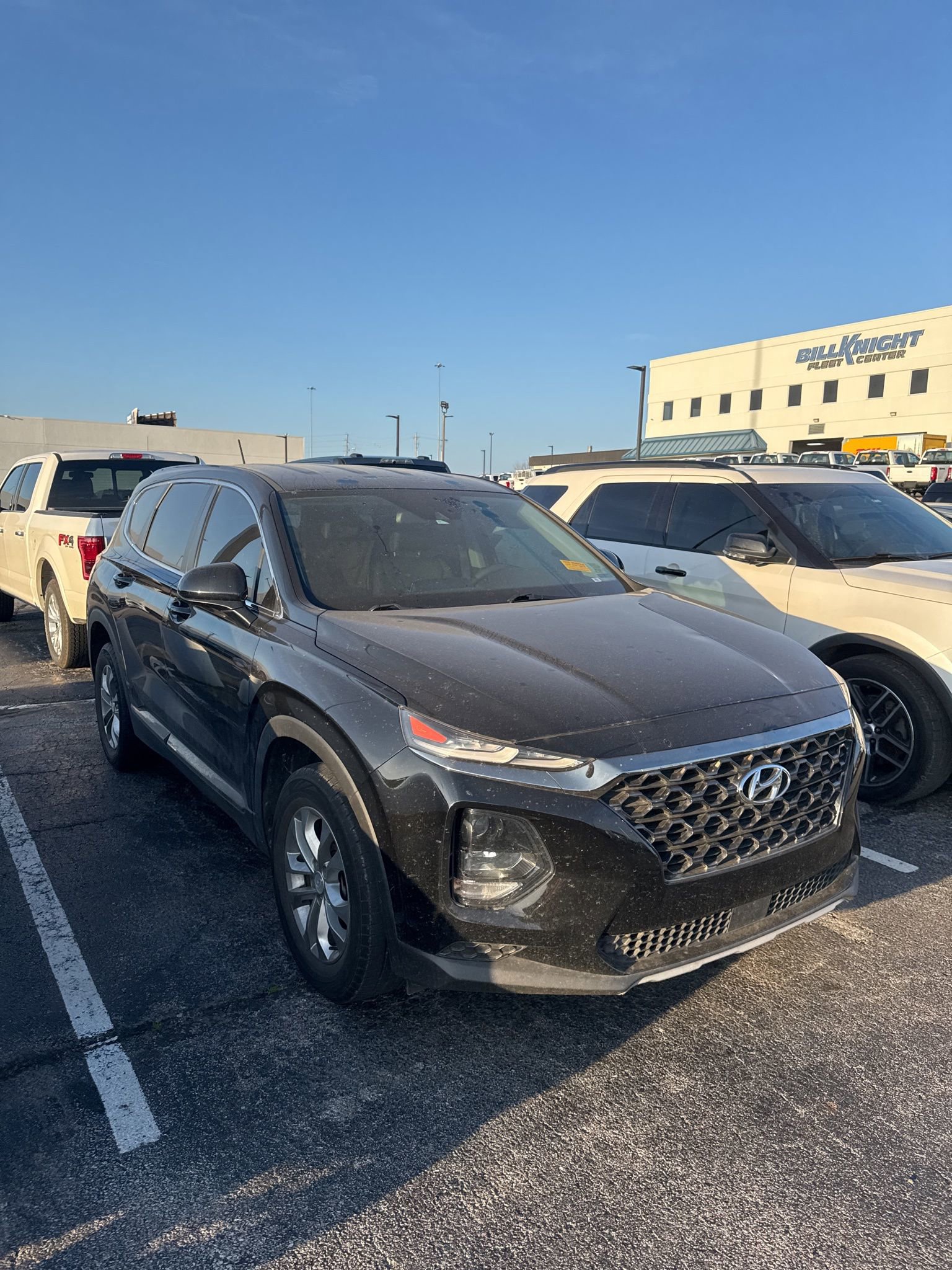 Used 2019 Hyundai Santa Fe SE image 2