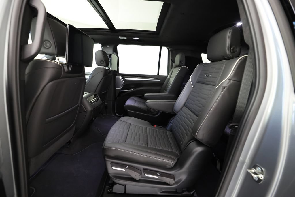 Used 2026 Cadillac Escalade ESV V w/ LPO, ONYX Package AWD/4WD image 15