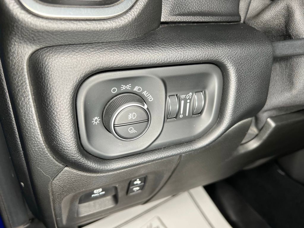 Used 2019 RAM 1500 Sport image 14