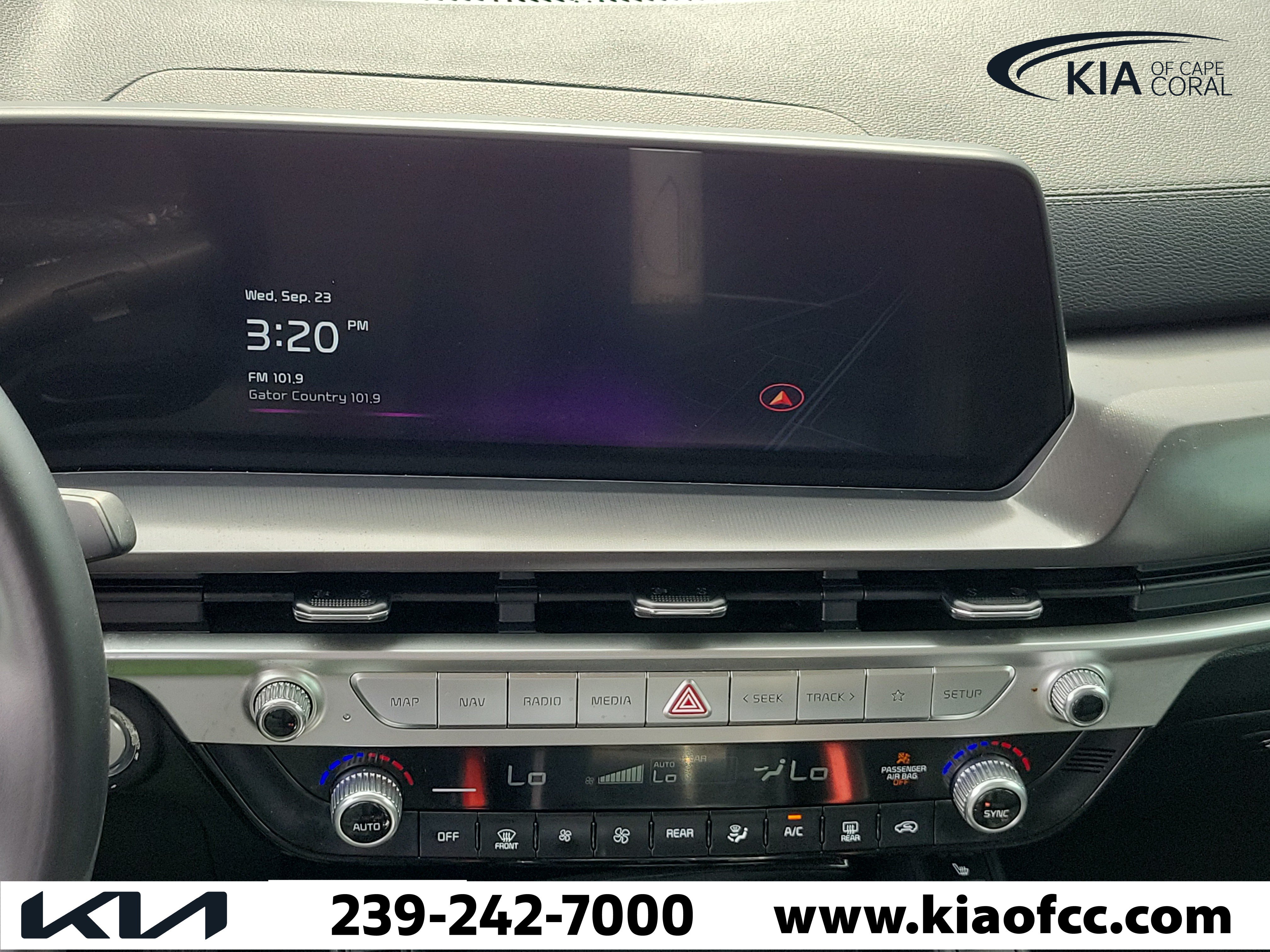 Certified 2023 Kia Telluride S w/ S Sunroof Package AWD/4WD image 19