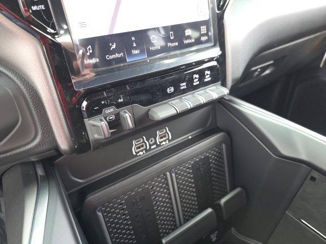 New 2026 RAM 2500 Laramie w/ Night Edition AWD/4WD image 25