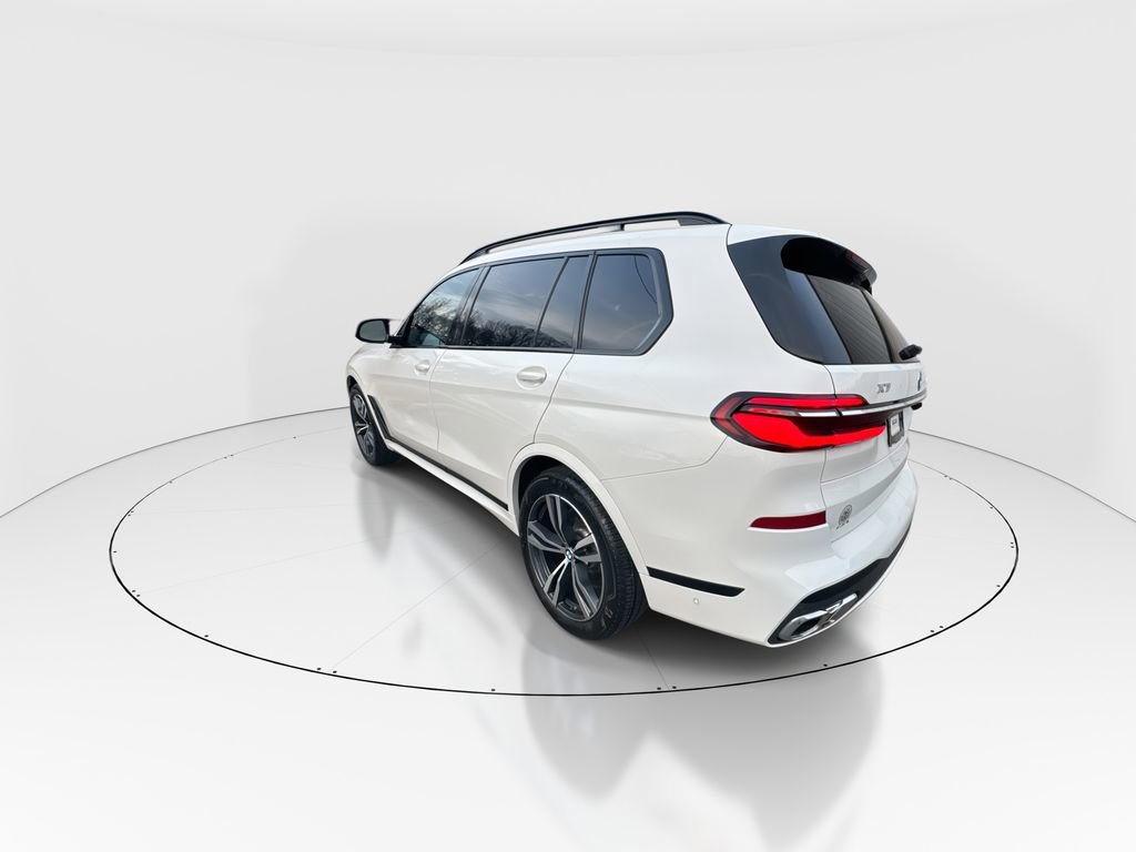 Used 2023 BMW X7 M60i image 6