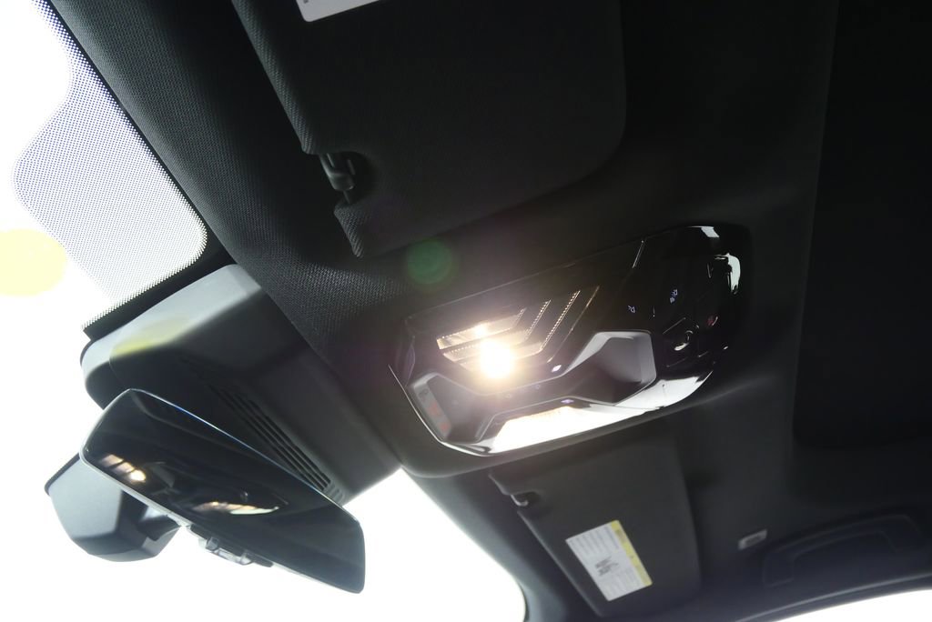 Used 2026 BMW 740i image 21