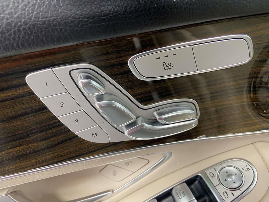 Used 2020 Mercedes-Benz GLC 300 4MATIC w/ Multimedia Package image 18