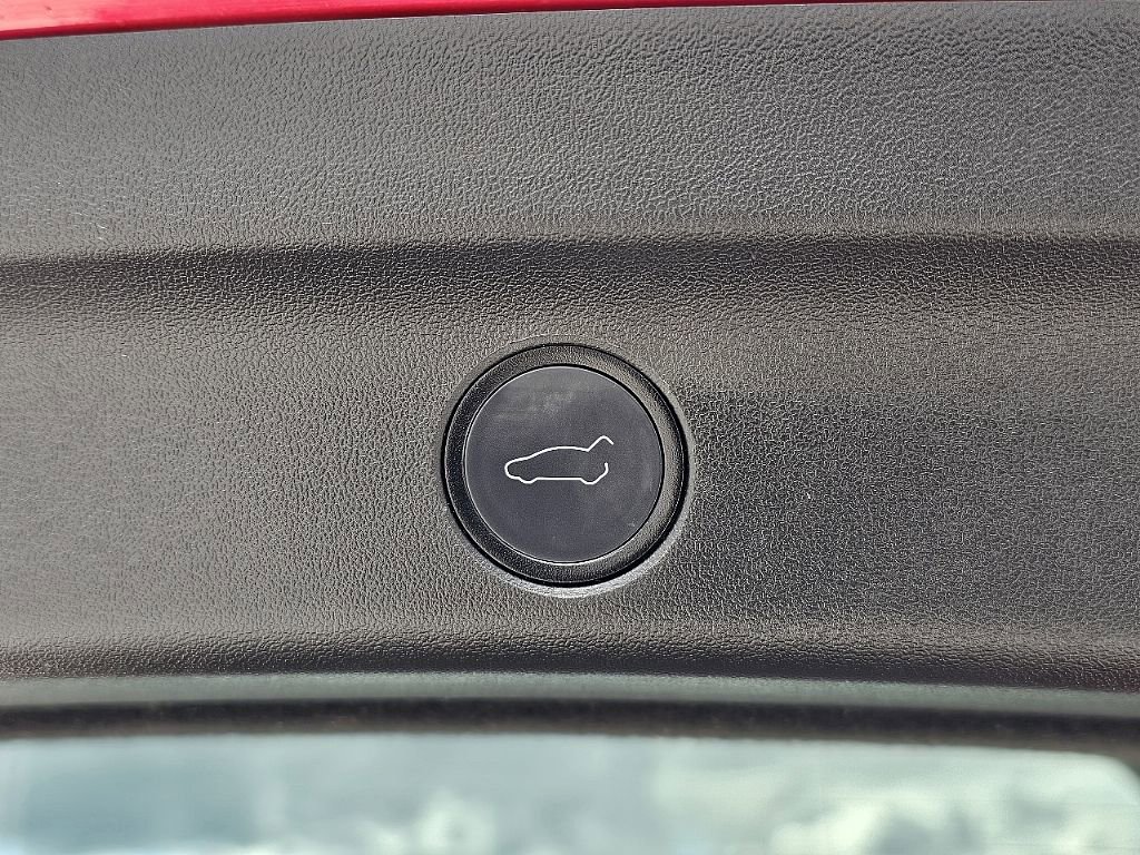 Used 2021 Tesla Model Y Long Range image 12