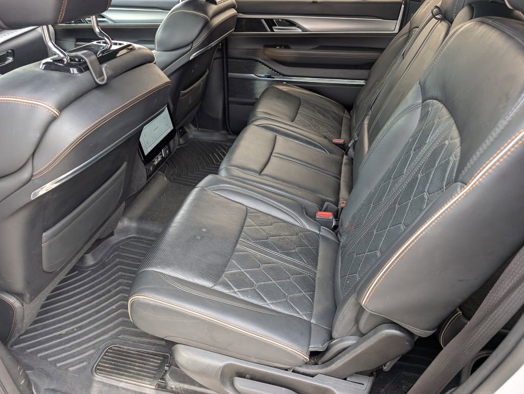 Used 2023 Jeep Grand Wagoneer L Series III image 29