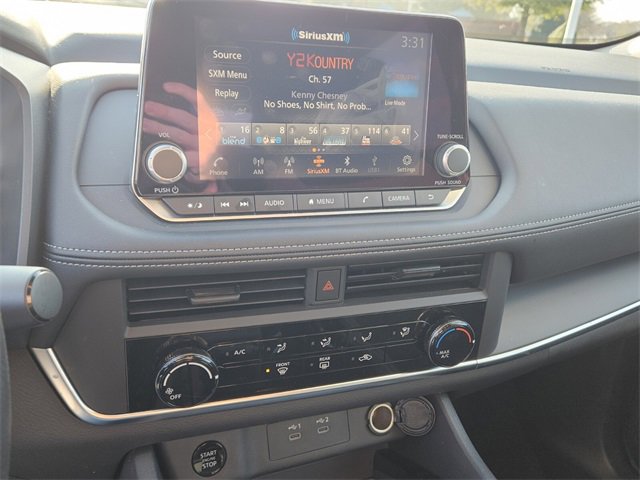 Used 2025 Nissan Rogue S image 18