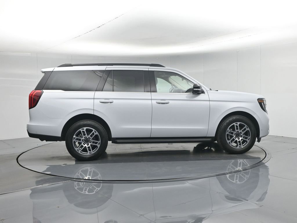 Used 2025 Ford Expedition Active image 34