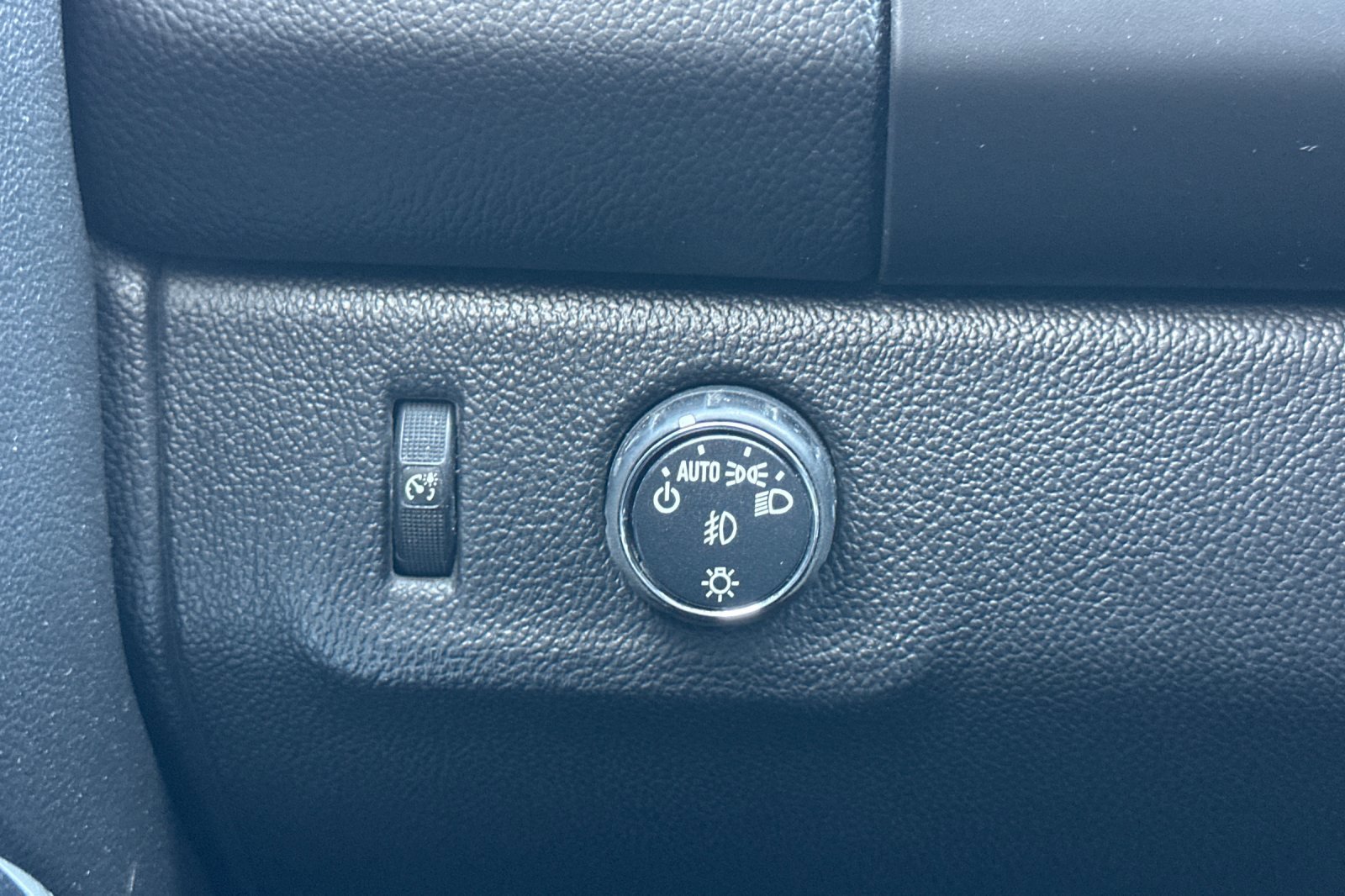 Used 2016 Chevrolet Colorado LT w/ Luxury Package, Chrome image 40