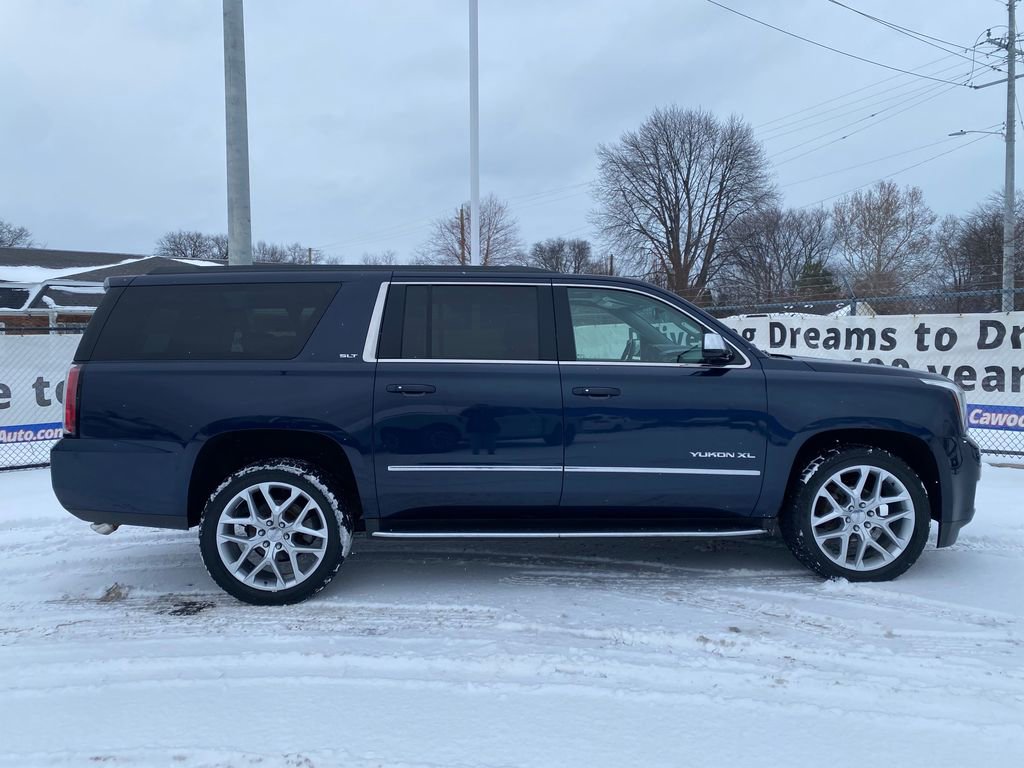 Used 2018 GMC Yukon XL SLT w/ Premium Edition image 2
