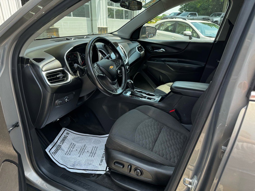 Used 2018 Chevrolet Equinox LT w/ Sun & Infotainment Package image 12