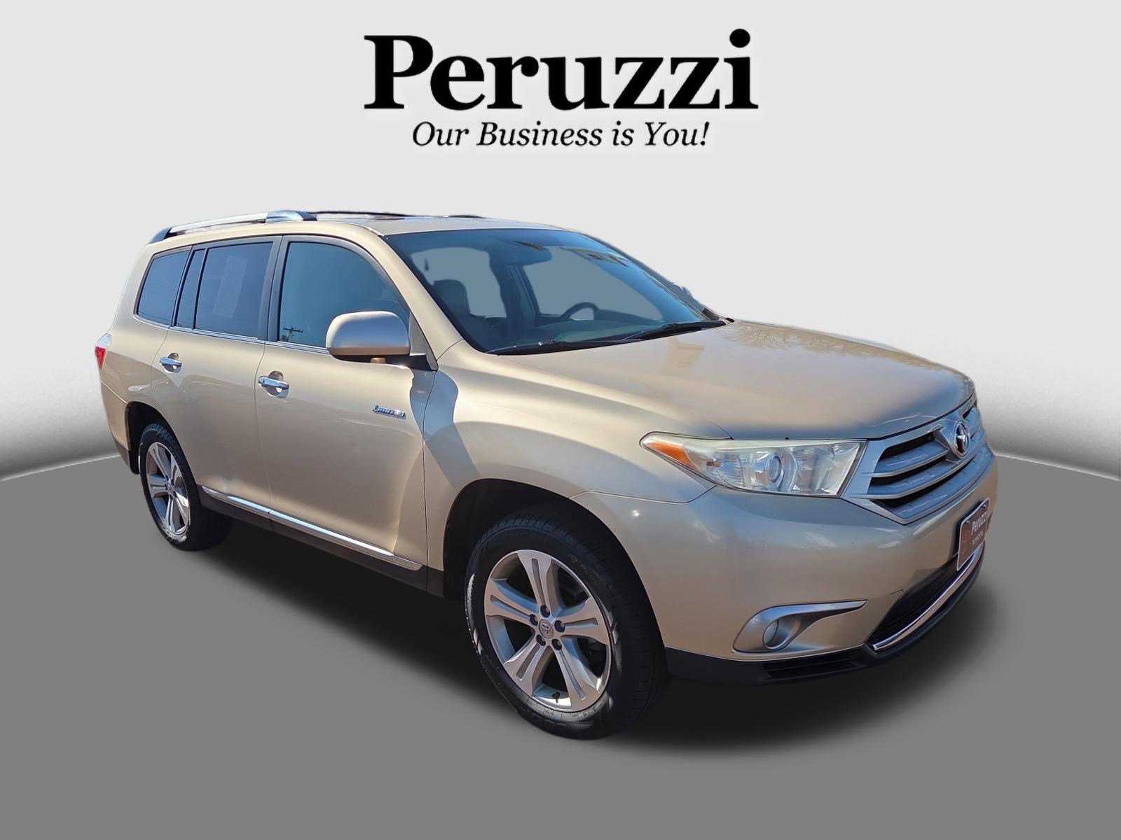 Used 2013 Toyota Highlander Limited image 1