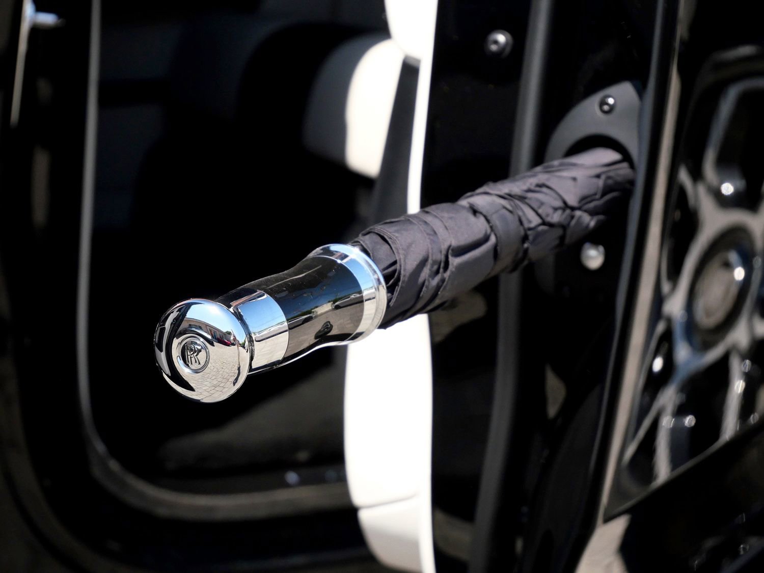 Used 2022 Rolls-Royce Cullinan Black Badge w/ Dark Exterior Package AWD/4WD image 6