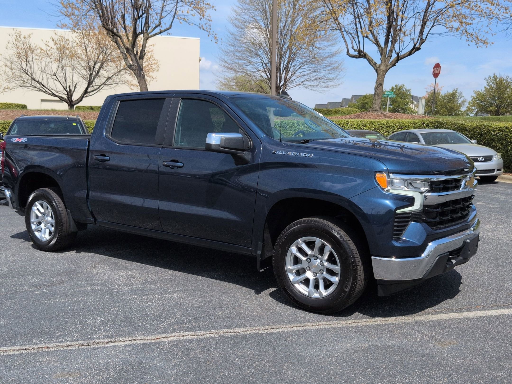 Used 2022 Chevrolet Silverado 1500 LT image 11